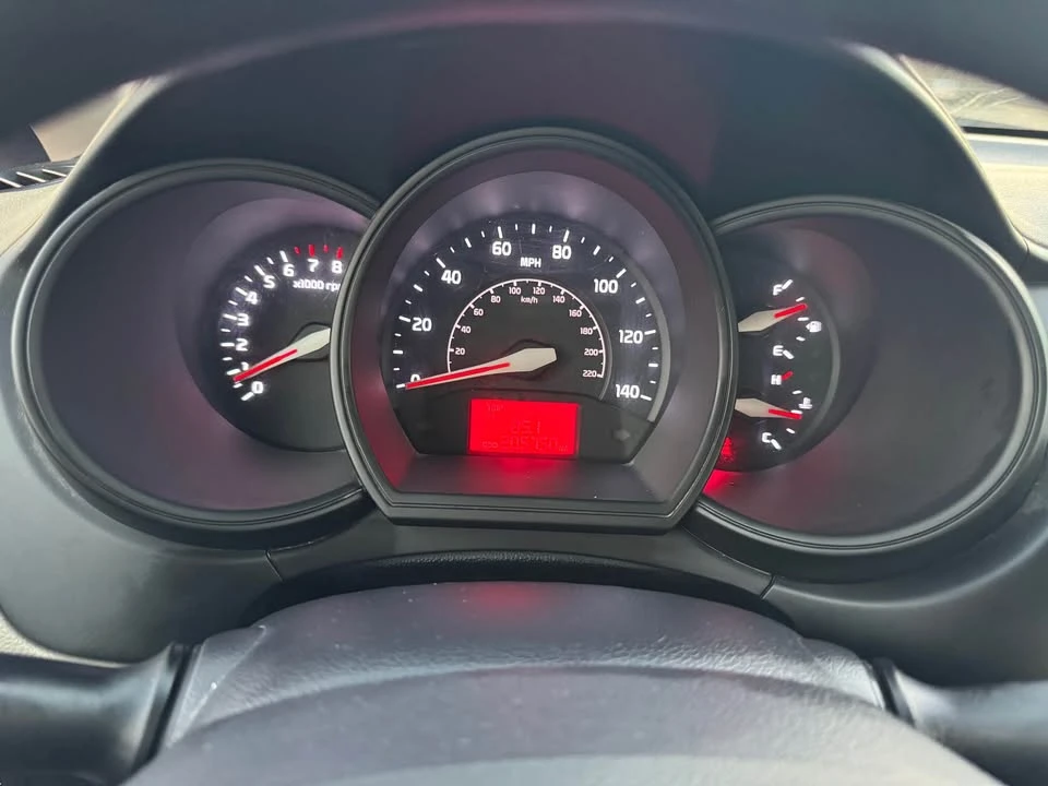 2014 Kia Rio - Image 10 of 15