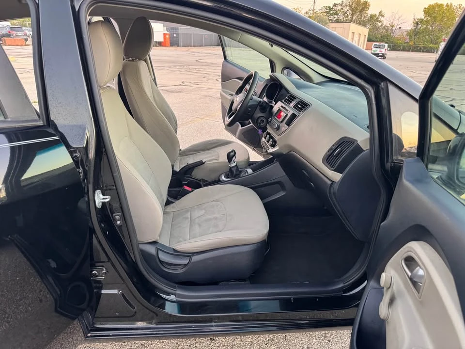 2014 Kia Rio - Image 12 of 15
