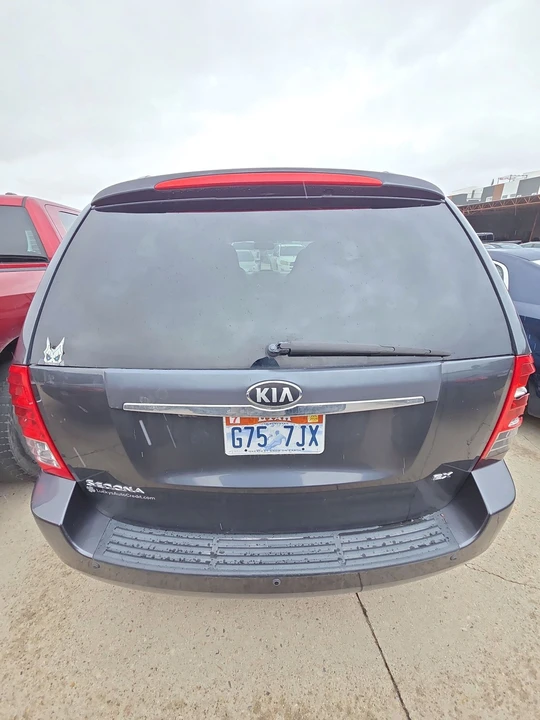 2014 Kia Carnival - Image 4 of 9