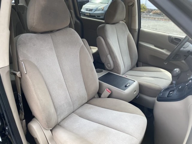 2014 Kia Carnival - Image 28 of 31