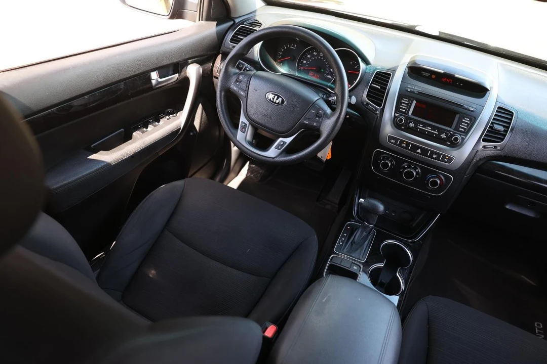 2014 Kia Sorento - Image 20 of 21