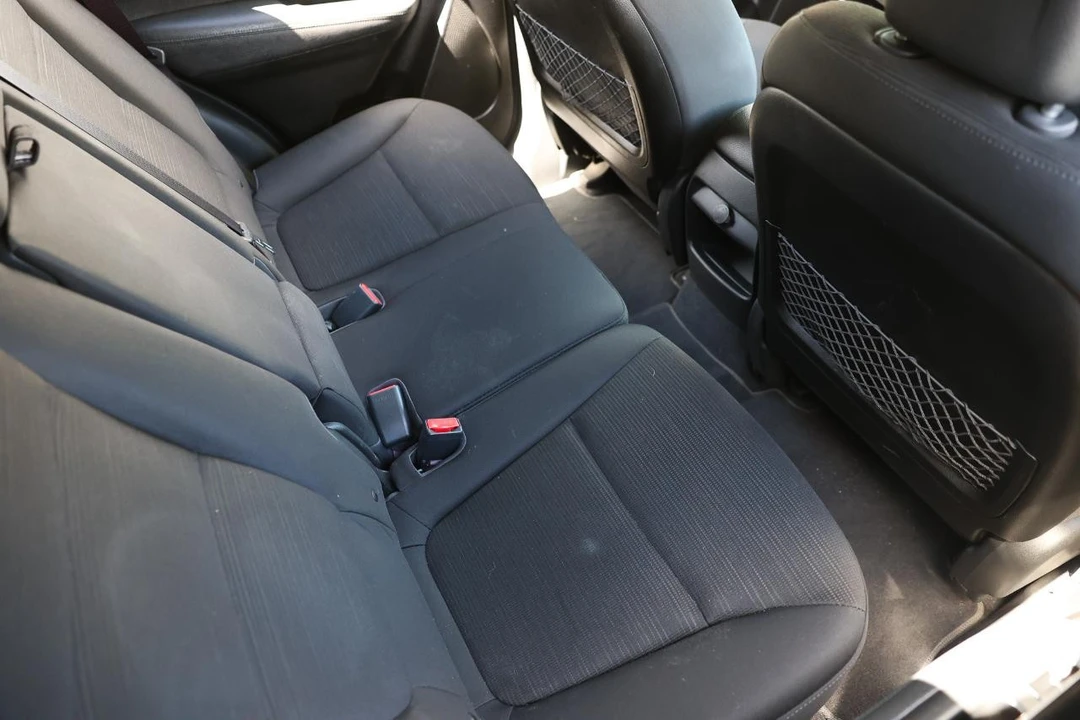 2014 Kia Sorento - Image 12 of 21