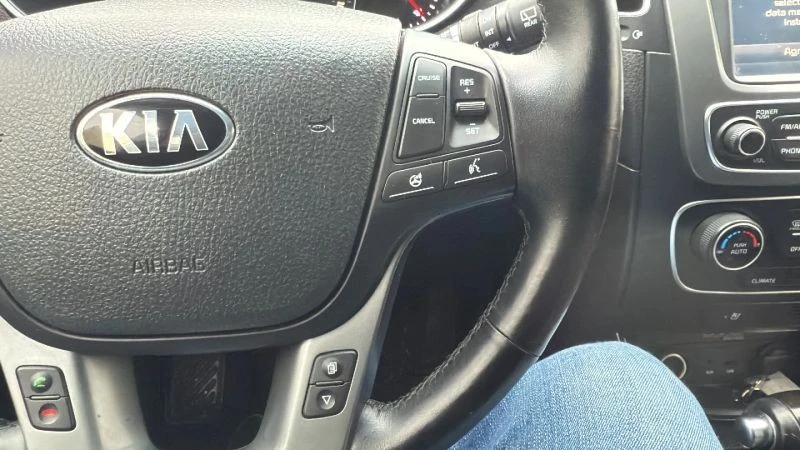 2014 Kia Sorento - Image 11 of 12