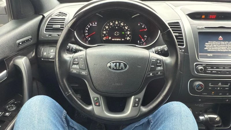 2014 Kia Sorento - Image 10 of 12