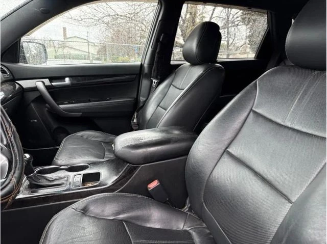 2014 Kia Sorento - Image 9 of 10