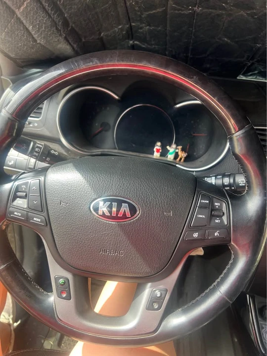 2014 Kia Sorento - Image 6 of 17