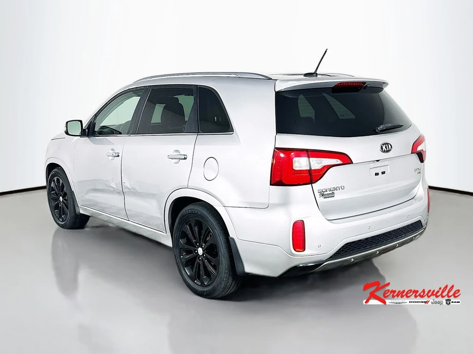 2014 Kia Sorento - Image 5 of 24