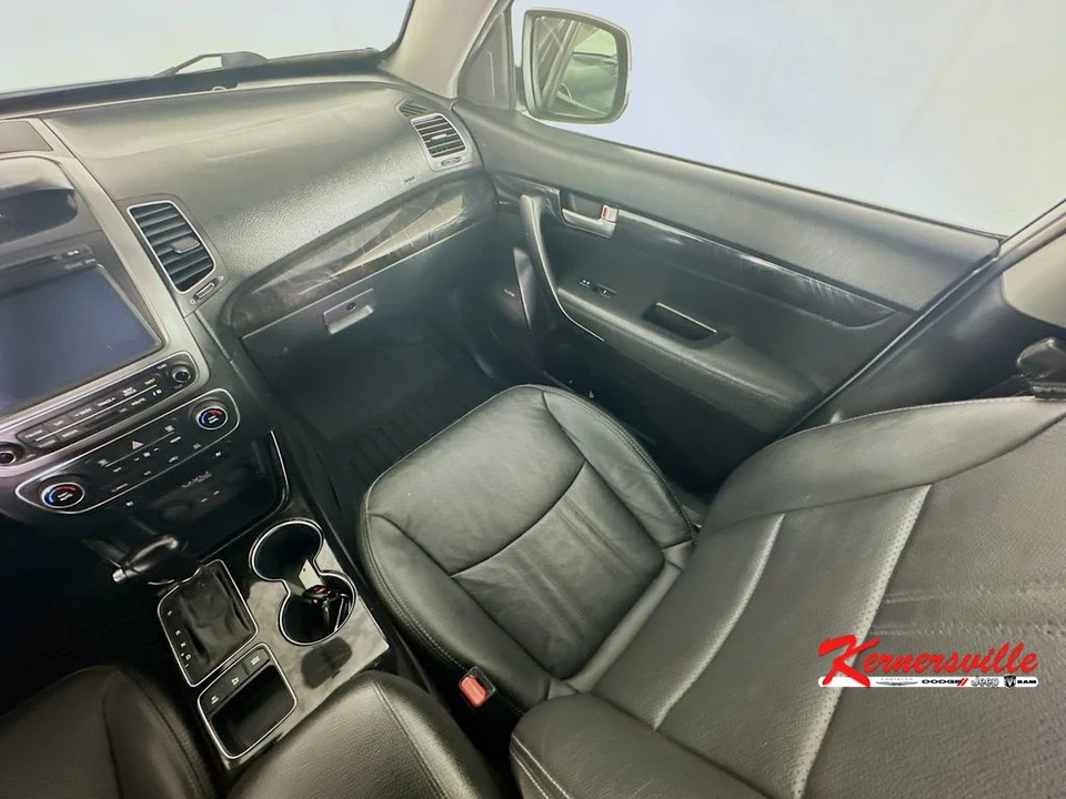 2014 Kia Sorento - Image 11 of 24