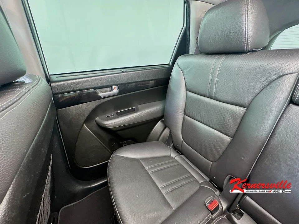 2014 Kia Sorento - Image 12 of 24