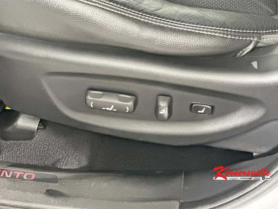 2014 Kia Sorento - Image 22 of 24