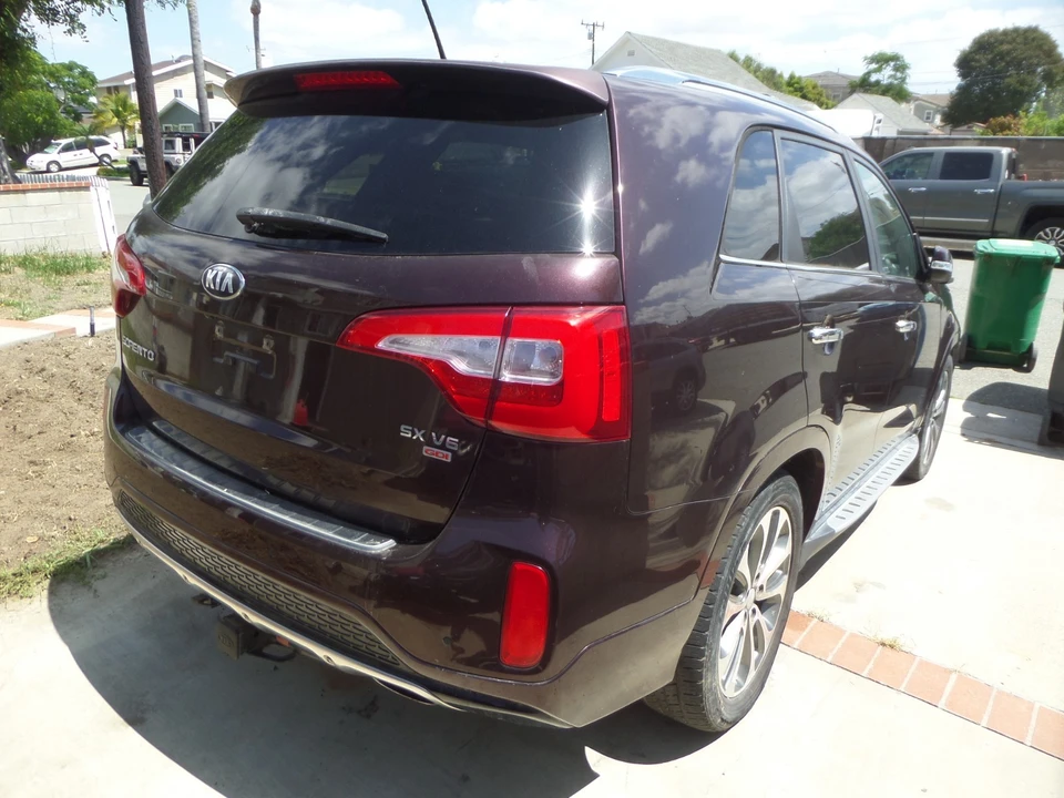 2014 Kia Sorento - Image 3 of 20