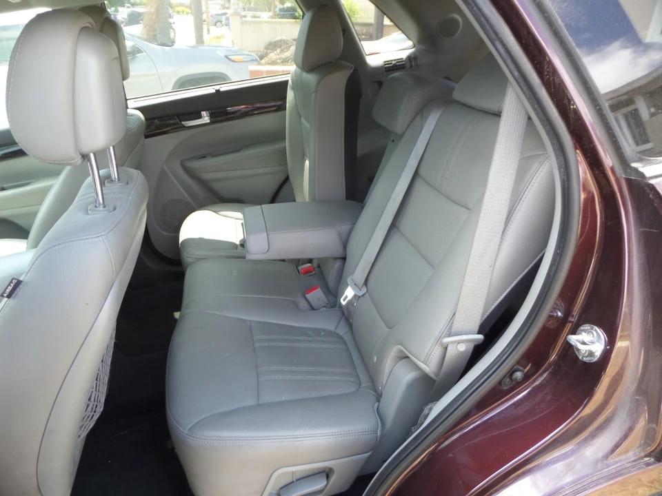 2014 Kia Sorento - Image 13 of 20