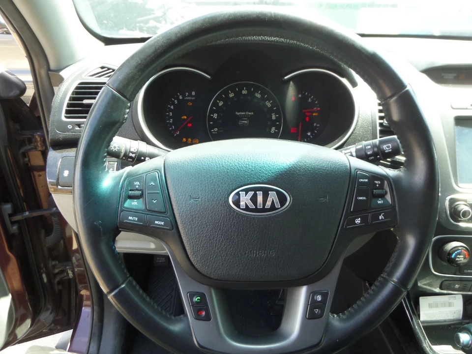 2014 Kia Sorento - Image 9 of 20