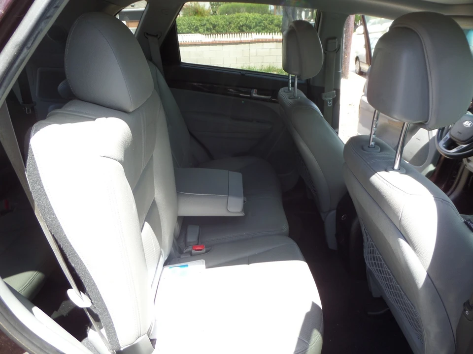 2014 Kia Sorento - Image 16 of 20