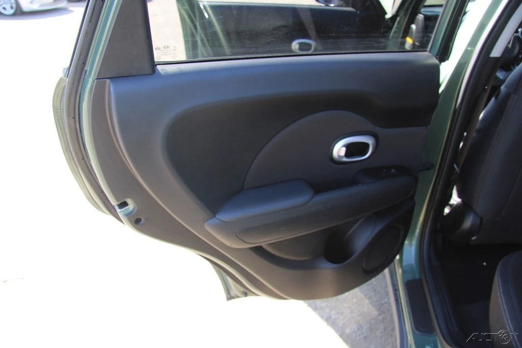 2014 Kia Soul - Image 19 of 21