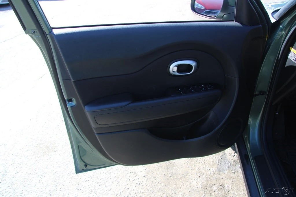 2014 Kia Soul - Image 13 of 21
