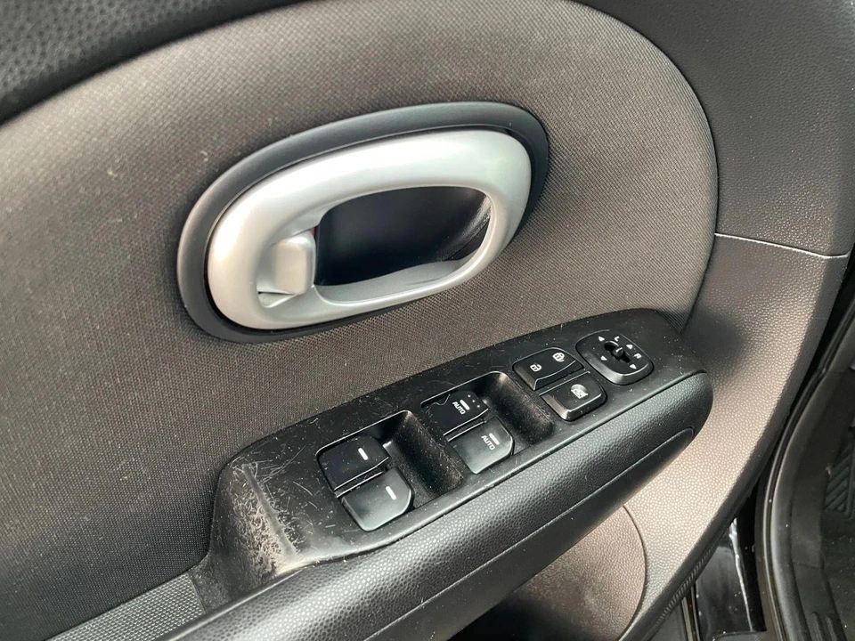 2014 Kia Soul - Image 13 of 21