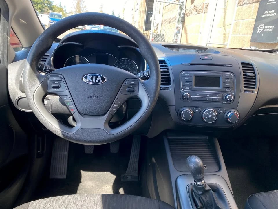 2014 Kia Forte - Image 10 of 17