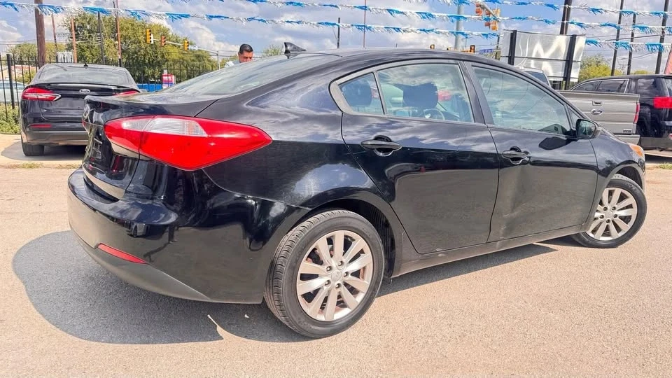 2014 Kia Forte - Image 6 of 11