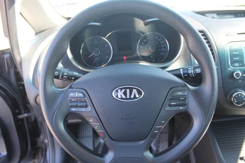 2014 Kia Forte - Image 5 of 10