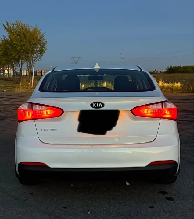 2014 Kia Forte - Image 5 of 9