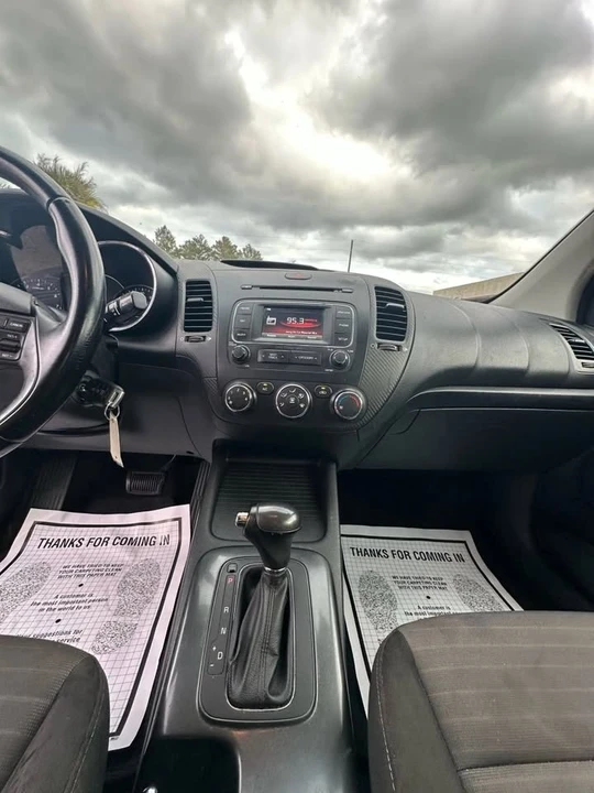 2014 Kia Forte - Image 11 of 16