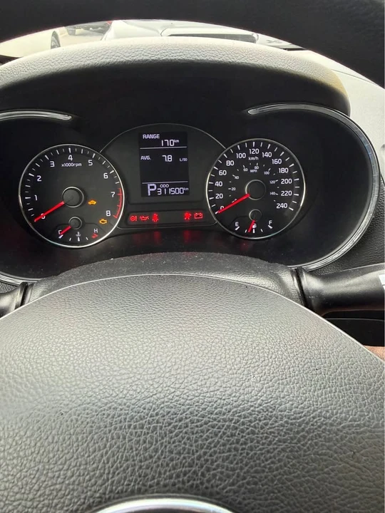 2014 Kia Forte - Image 7 of 11