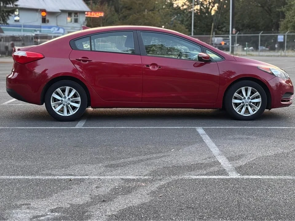 2014 Kia Forte - Image 9 of 12