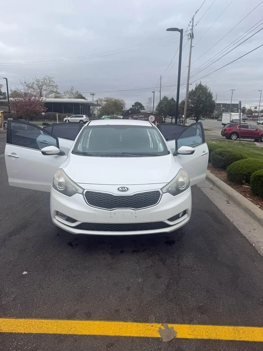 2014 Kia Forte - Image 2 of 7