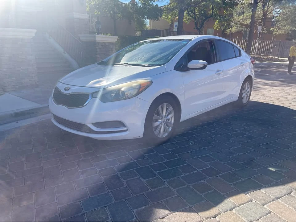 2014 Kia Forte - Image 2 of 10