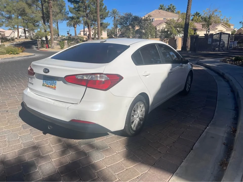 2014 Kia Forte - Image 5 of 10