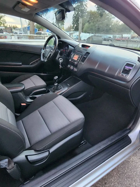 2014 Kia Forte - Image 11 of 17