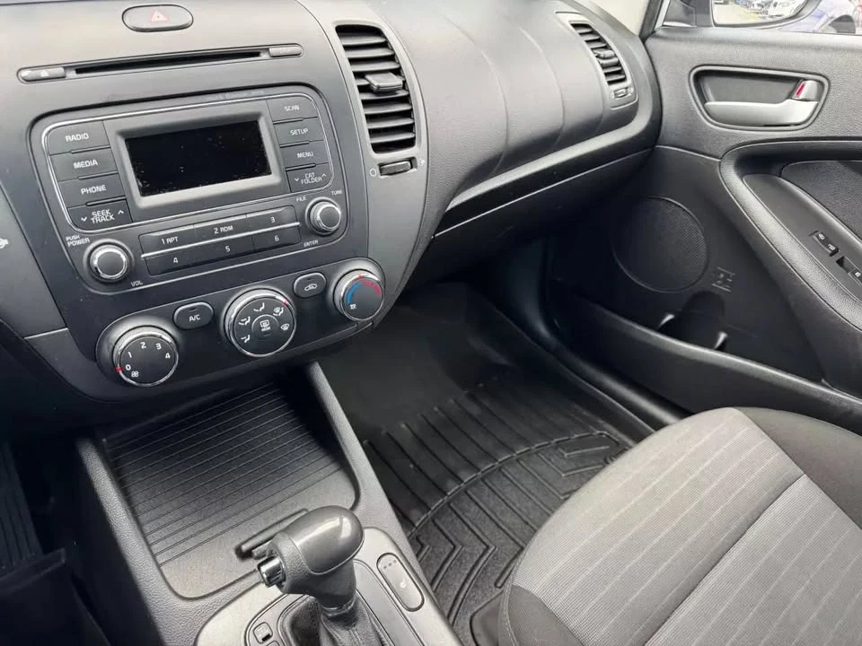 2014 Kia Forte - Image 9 of 13