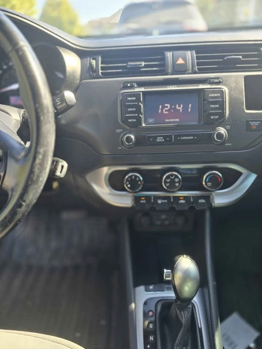 2014 Kia Rio - Image 11 of 15