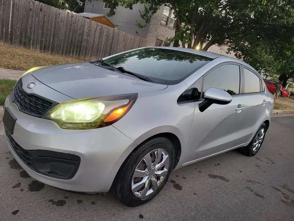 2014 Kia Rio - Image 2 of 12
