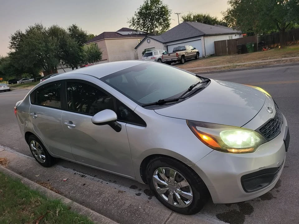 2014 Kia Rio - Image 3 of 12