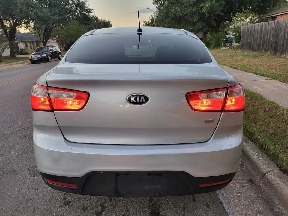2014 Kia Rio - Image 4 of 12