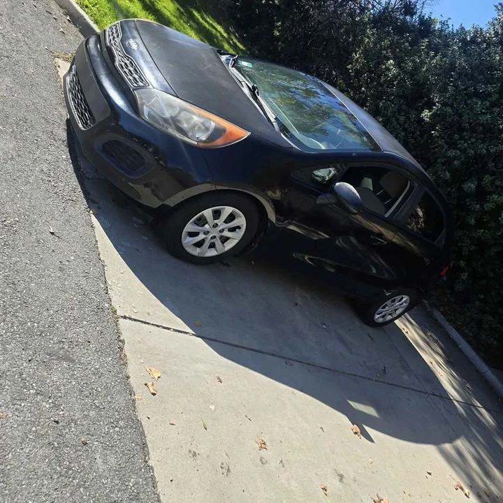 2014 Kia Rio - Image 3 of 7