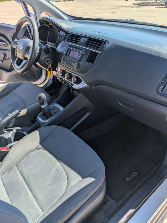 2014 Kia Rio - Image 10 of 13