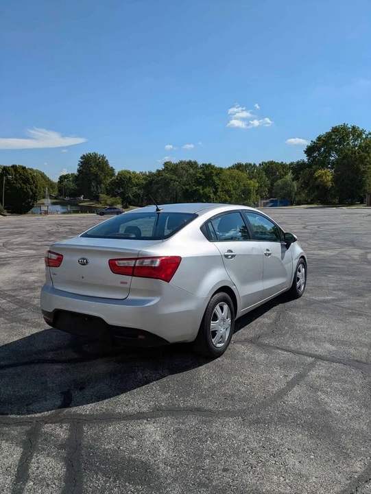 2014 Kia Rio - Image 5 of 13