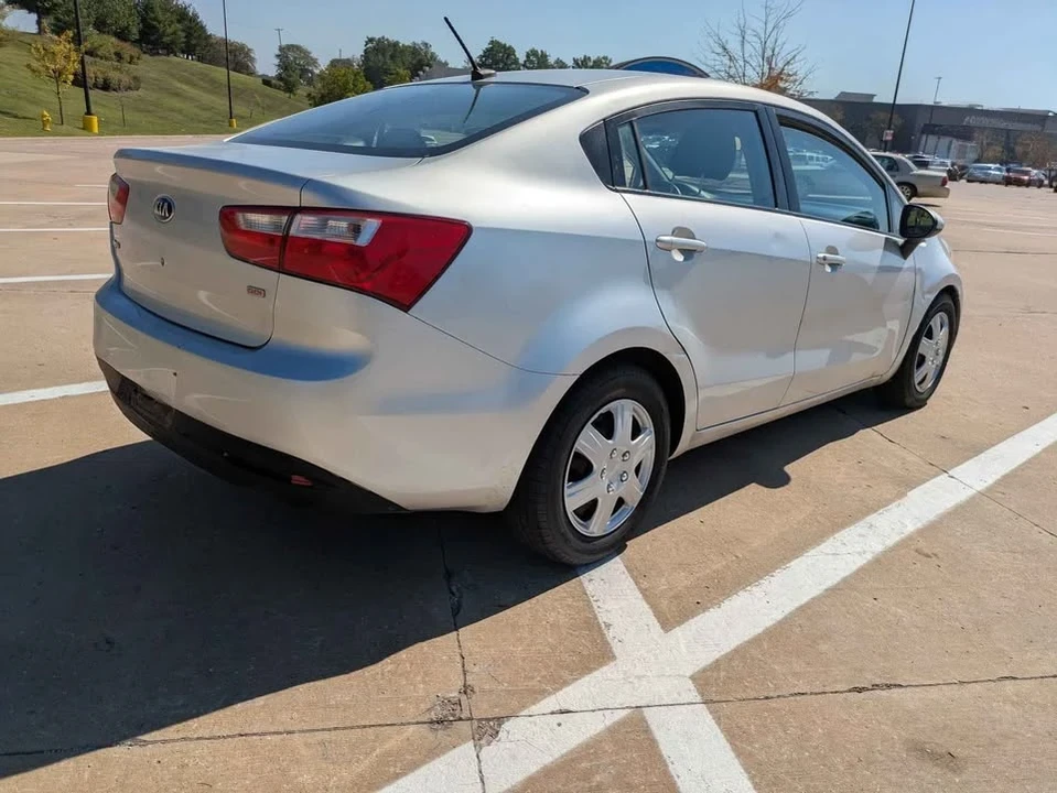 2014 Kia Rio - Image 11 of 12