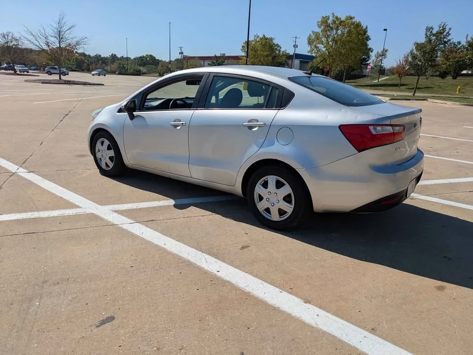 2014 Kia Rio - Image 8 of 12