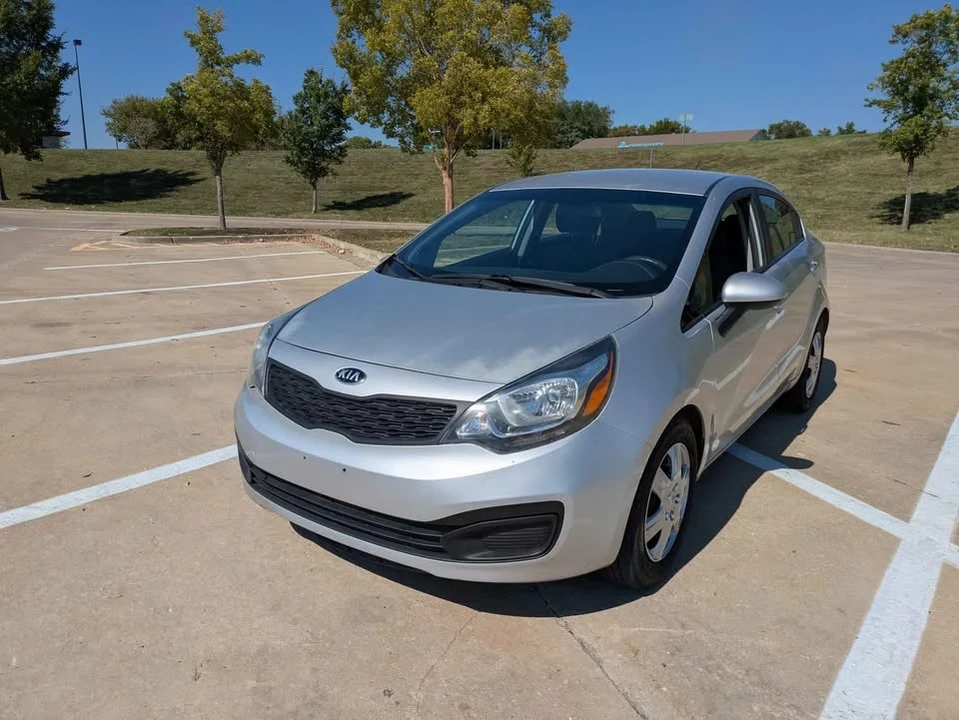 2014 Kia Rio - Image 10 of 12