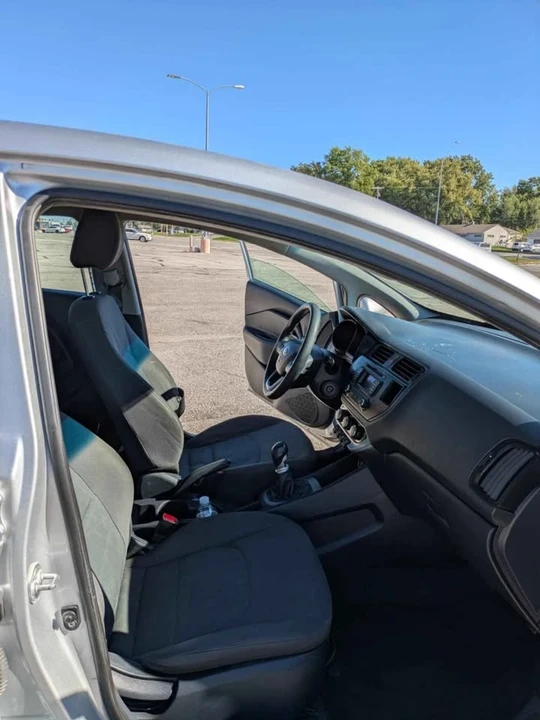 2014 Kia Rio - Image 3 of 10