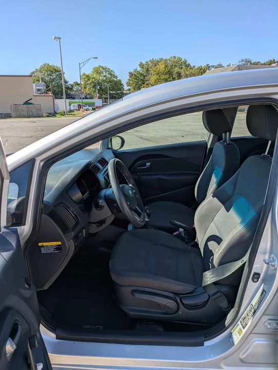 2014 Kia Rio - Image 2 of 12