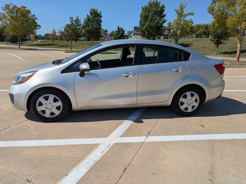 2014 Kia Rio - Image 9 of 12