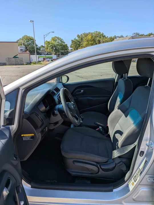 2014 Kia Rio - Image 2 of 10