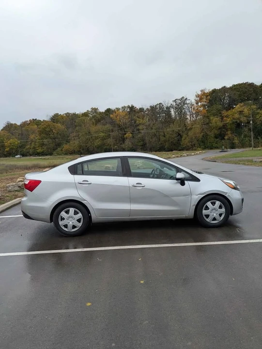 2014 Kia Rio - Image 10 of 14