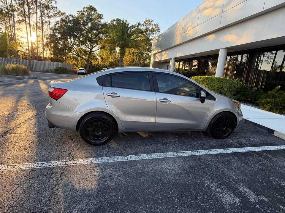 2014 Kia Rio - Image 4 of 10