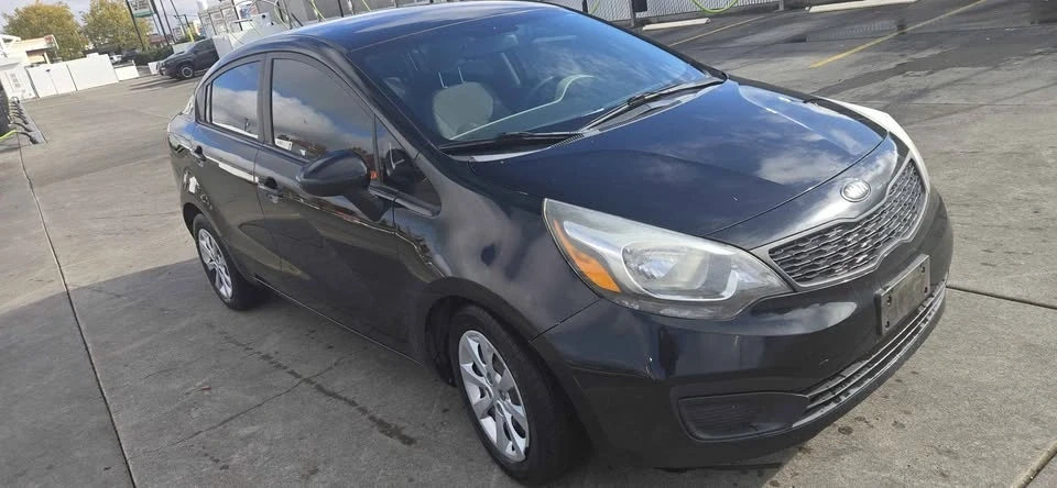 2014 Kia Rio - Image 2 of 11